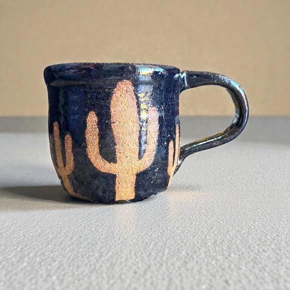 Vintage Cactus Mugs Studio Pottery Signed GEM 1975 Set Of 2 Black and Cream - Picture 8 of 15